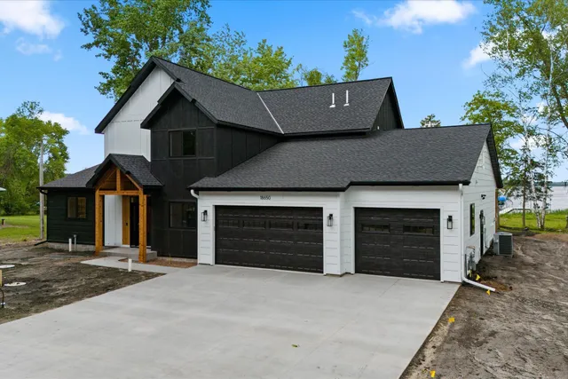 $1,315,000 | 1130 Park Ridge Drive West, Minnetonka, MN 55305