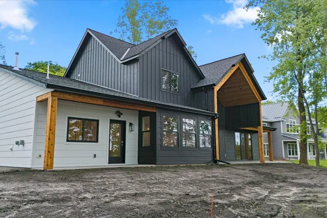 $1,315,000 | 1130 Park Ridge Drive West, Minnetonka, MN 55305