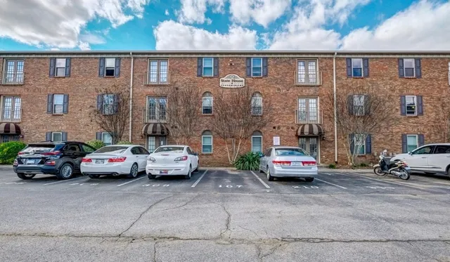 $3,510 | 1808 State Street, Unit 208, Nashville, TN 37203