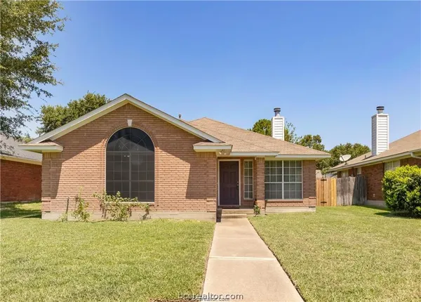 $1,750 | 807 Azalea Court, College Station, TX 77840