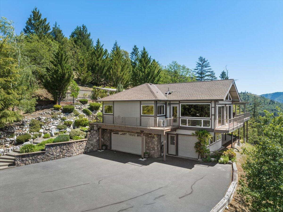 3344 Pearce Park Road Grants Pass, OR 97526 - Photo 51 of 65 Beautiful details inside and out. Extra parking space for guests.