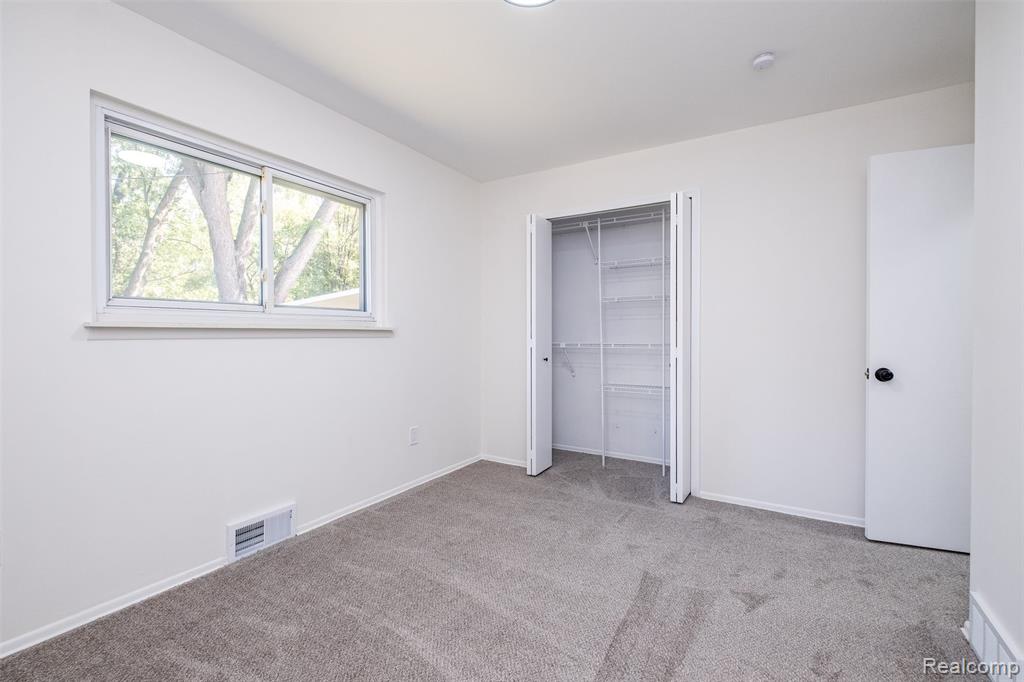 35016 Bobcean Road Clinton Township, MI 48035 - Photo 26 of 39