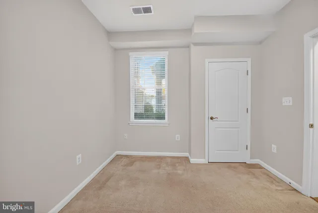 $3,000 | 44063 Vaira Terrace, Chantilly, VA 20152