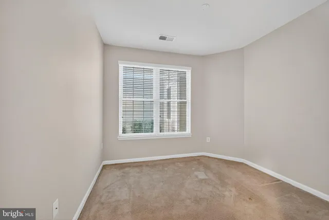 $3,000 | 44063 Vaira Terrace, Chantilly, VA 20152