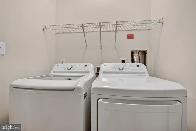 $3,000 | 44063 Vaira Terrace, Chantilly, VA 20152