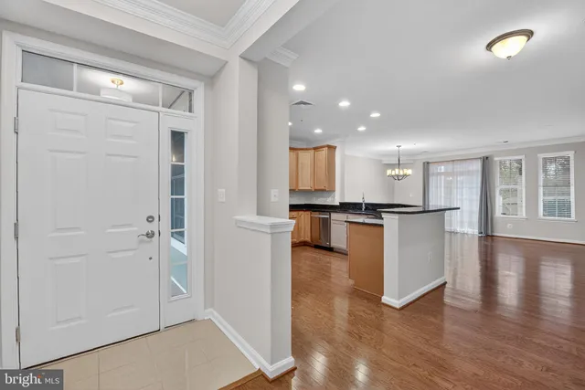 $3,000 | 44063 Vaira Terrace, Chantilly, VA 20152