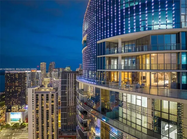 $5,295,000 | 851 Northeast 1st Avenue, Unit 5201, Miami, FL 33132
