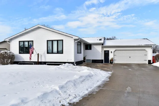 $339,900 | 20 Circle Pines, Lewiston, MN 55952