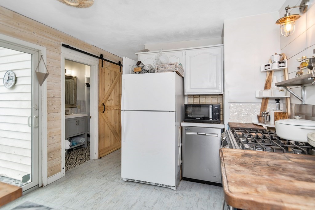 96 Upland Road Winthrop, MA 02152 - Photo 14 of 35 Gallery Image 14