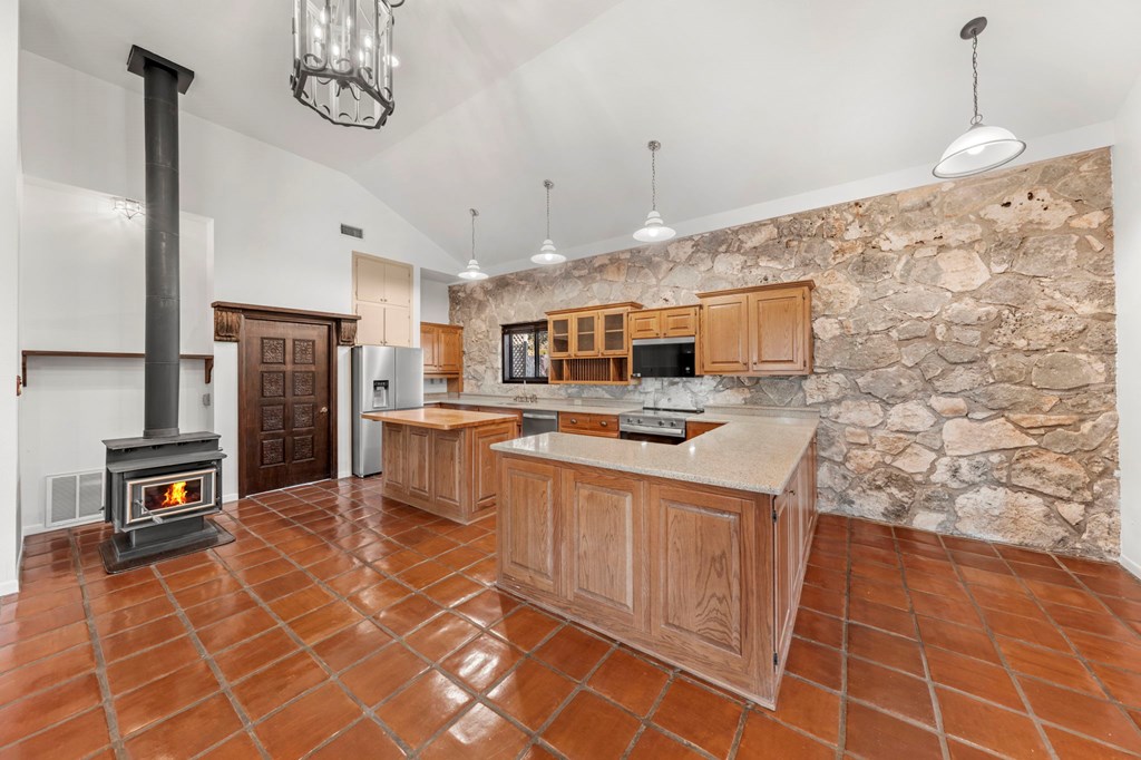 2000 Calcote Road Kerrville, TX 78028 - Photo 16 of 85 Gallery Image 16