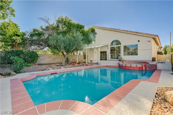 $2,700 | 2546 Claridge Avenue, Henderson, NV 89074