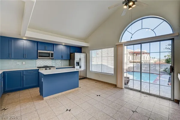 $2,700 | 2546 Claridge Avenue, Henderson, NV 89074