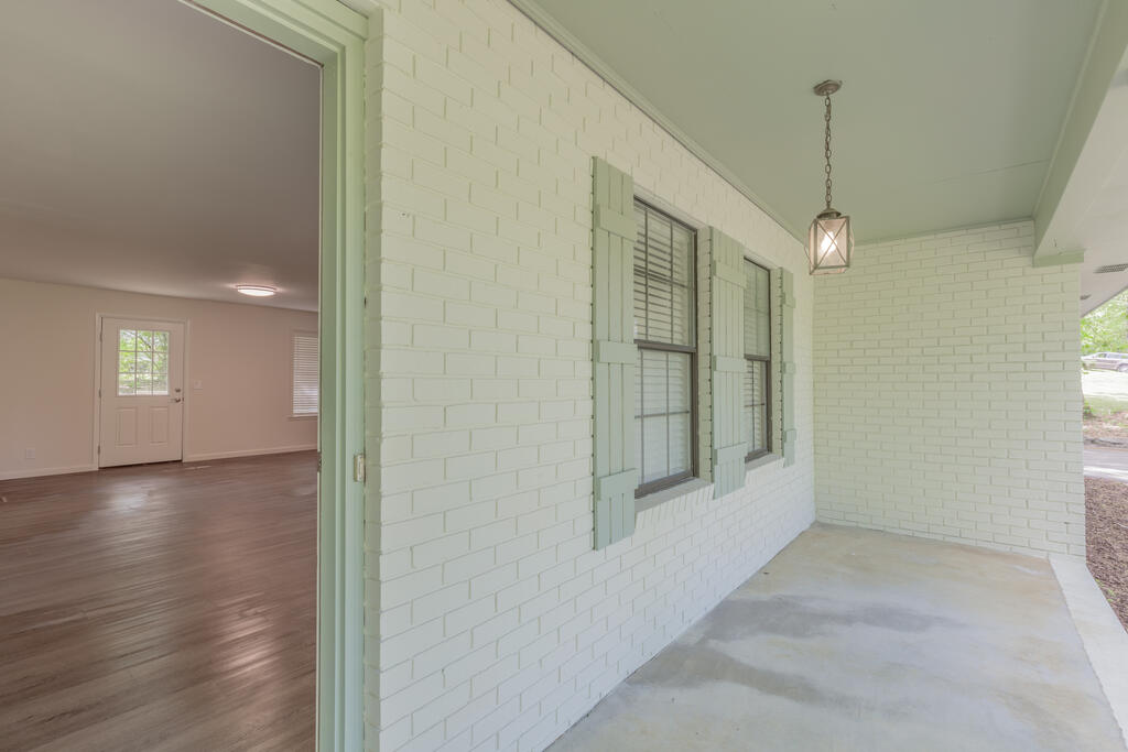 1068 Beaverdale Road Northeast Dalton, GA 30721 - Photo 5 of 28 Gallery Image 5