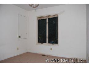 4 Edna Oaks Road Hendersonville, NC 28792 - Photo 10 of 19 a view of a small space