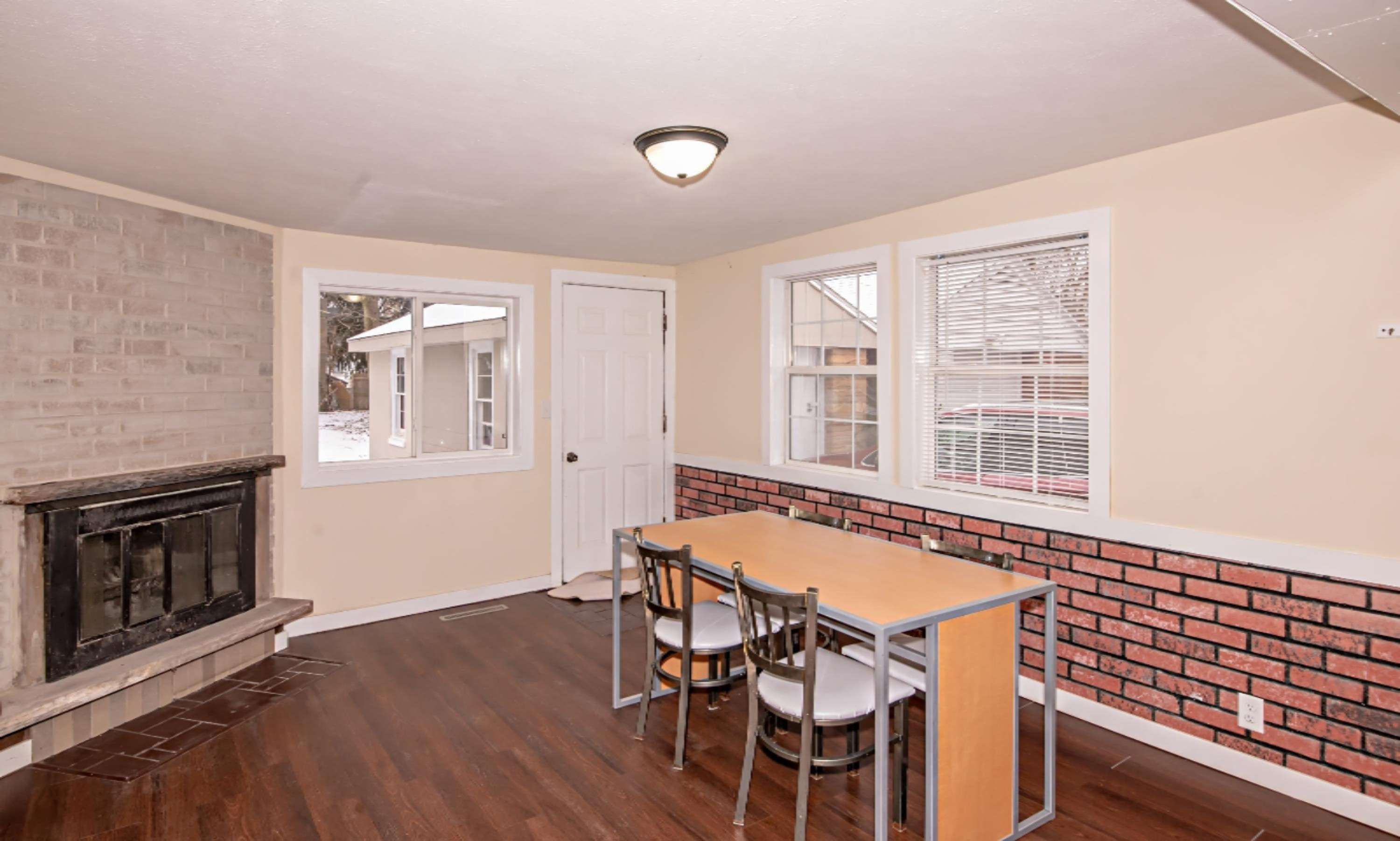 222 Hampton Road Benton Harbor, MI 49022 - Photo 8 of 25 DSC03474_pe
