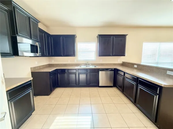 $2,100 | 1225 Alder Tree Lane, Royse City, TX 75189