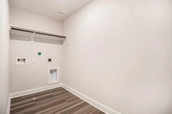 $304,400 | 4334 West Bayou Maison Circle, Dickinson, TX 77539