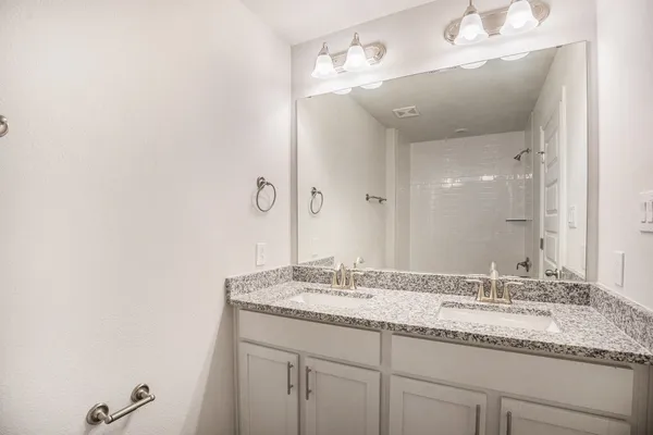 $304,400 | 4334 West Bayou Maison Circle, Dickinson, TX 77539