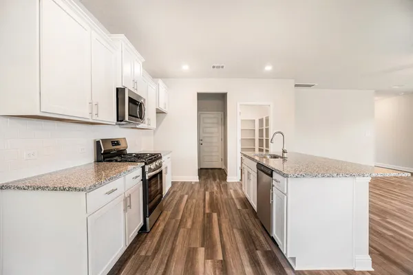 $304,400 | 4334 West Bayou Maison Circle, Dickinson, TX 77539