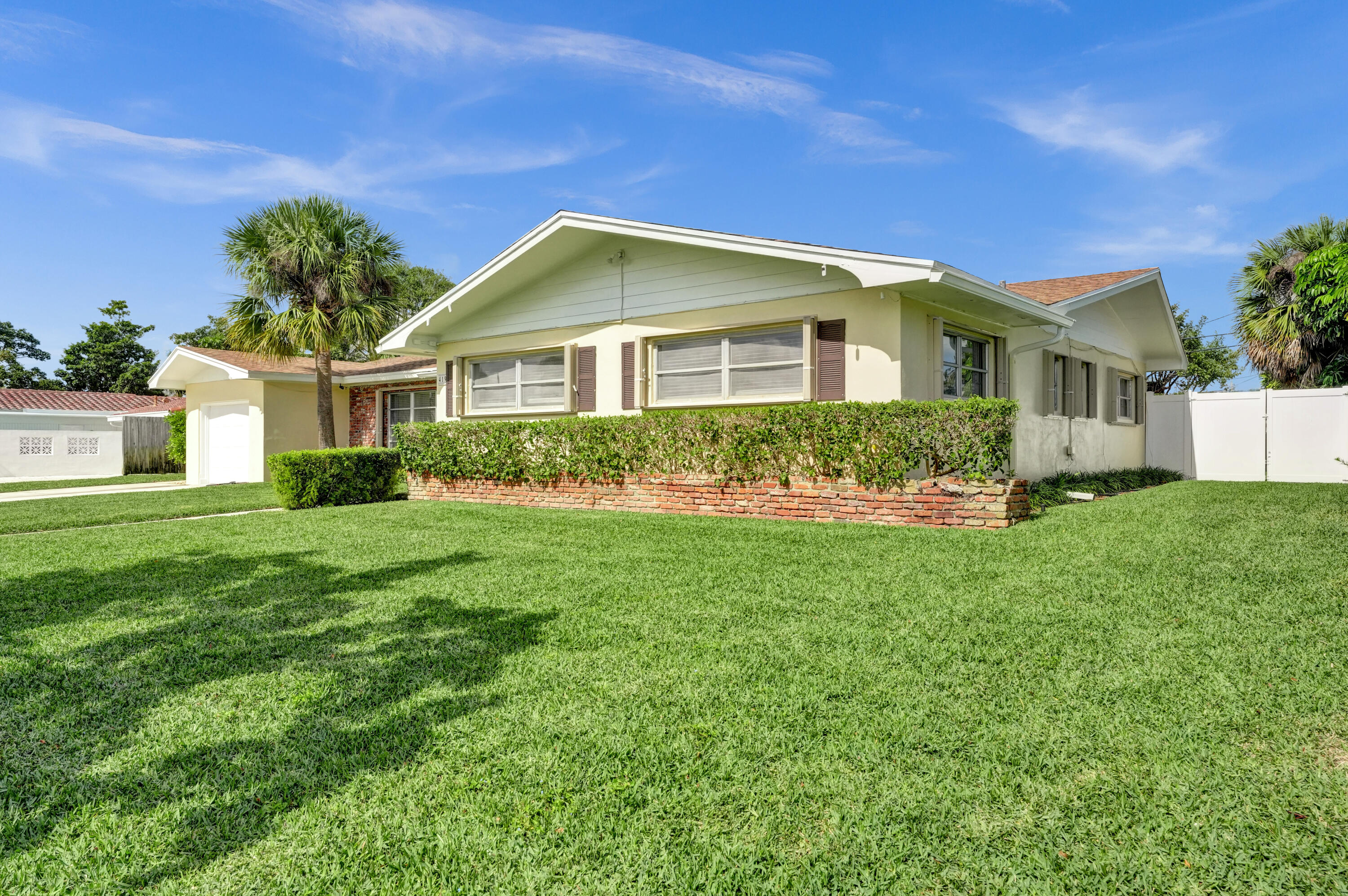 419 Marlin Road North Palm Beach, FL 33408 - Photo 3 of 68 RJP03559