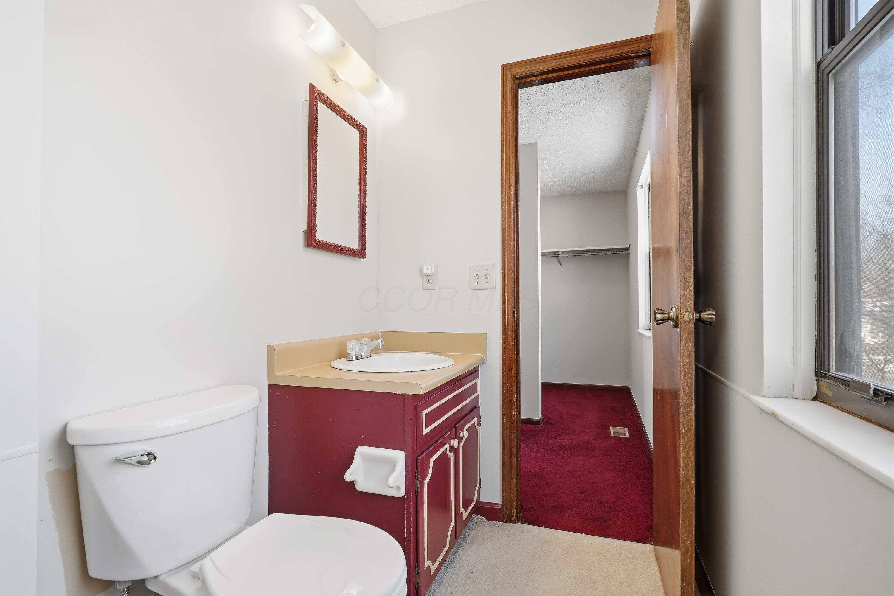 830 Lindenhaven Road Columbus, OH 43230 - Photo 23 of 43 23-owner-bathroom-1