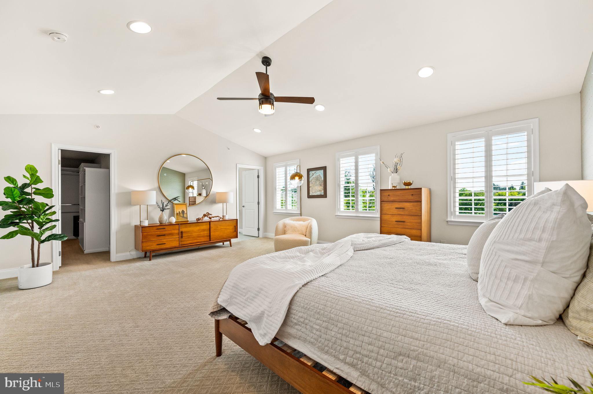 3845 Meadow View Farm Road Newtown Square, PA 19073 - Photo 27 of 66 Primary Suite