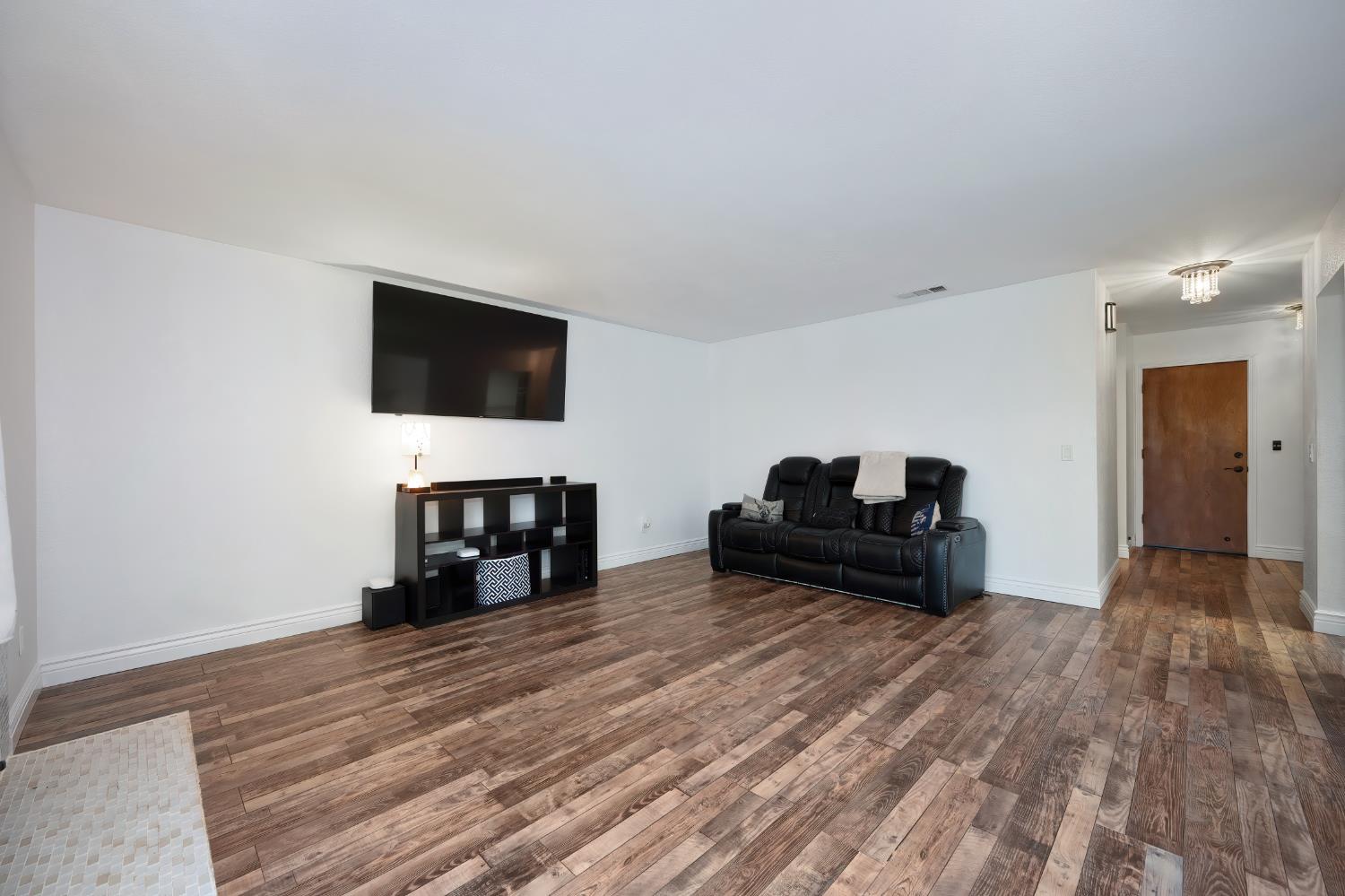 3955 Stonegate Court Loomis, CA 95650 - Photo 6 of 50