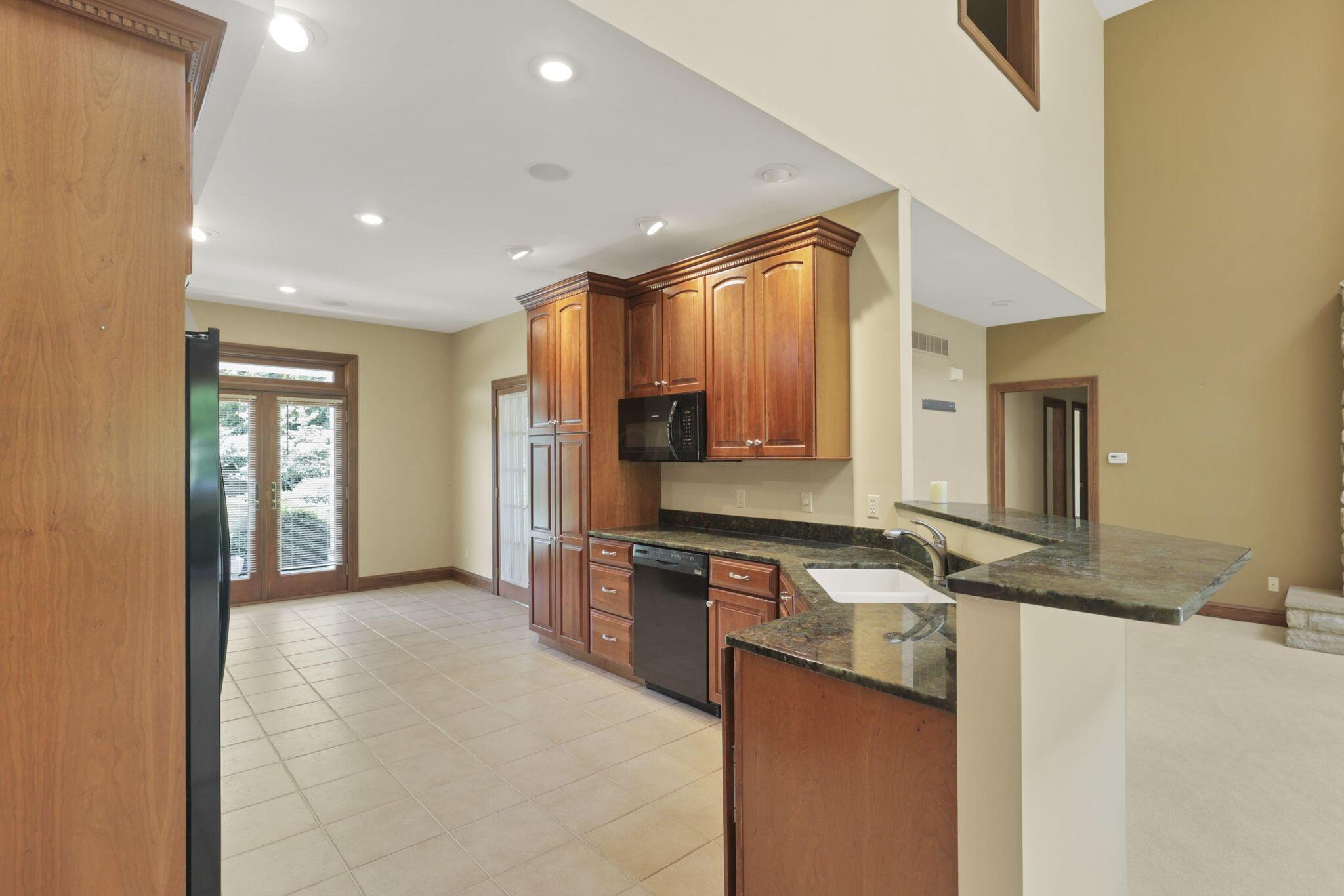 1200 Willow Road Springfield, OH 45502 - Photo 11 of 65 19-web-or-mls-0N4A0373