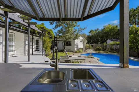 $1,695,000 | 8174 Whited Road, Sebastopol, CA 95472