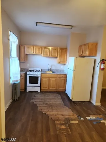 $149,000 | 433 Lincoln Avenue, Unit B8, Orange, NJ 07050