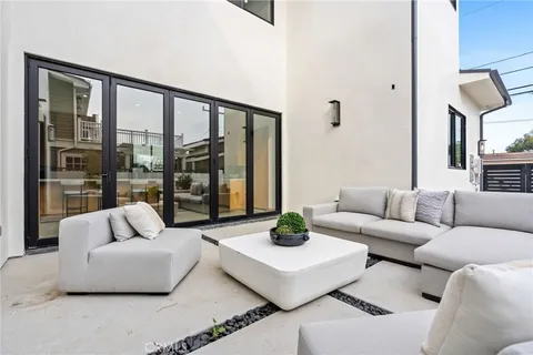 $3,795,000 | 1828 Pine Street, Huntington Beach, CA 92648