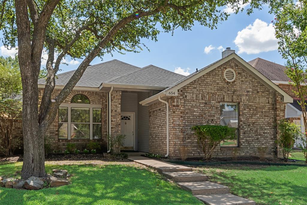 654 Spring Street Allen, TX 75002 - Photo 1 of 29 Gallery Image 1
