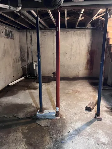 $250,000 | 159 Old Lewiston Road, West Gardiner, ME 04345