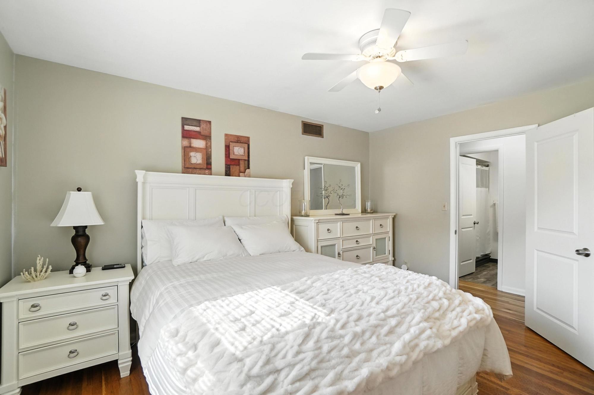 311 North Hamilton Road Columbus, OH 43230 - Photo 18 of 45 021