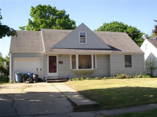 a house view with a outdoor space