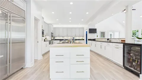 $1,749,000 | 10 Quarry Lake Court, Atlanta, GA 30342