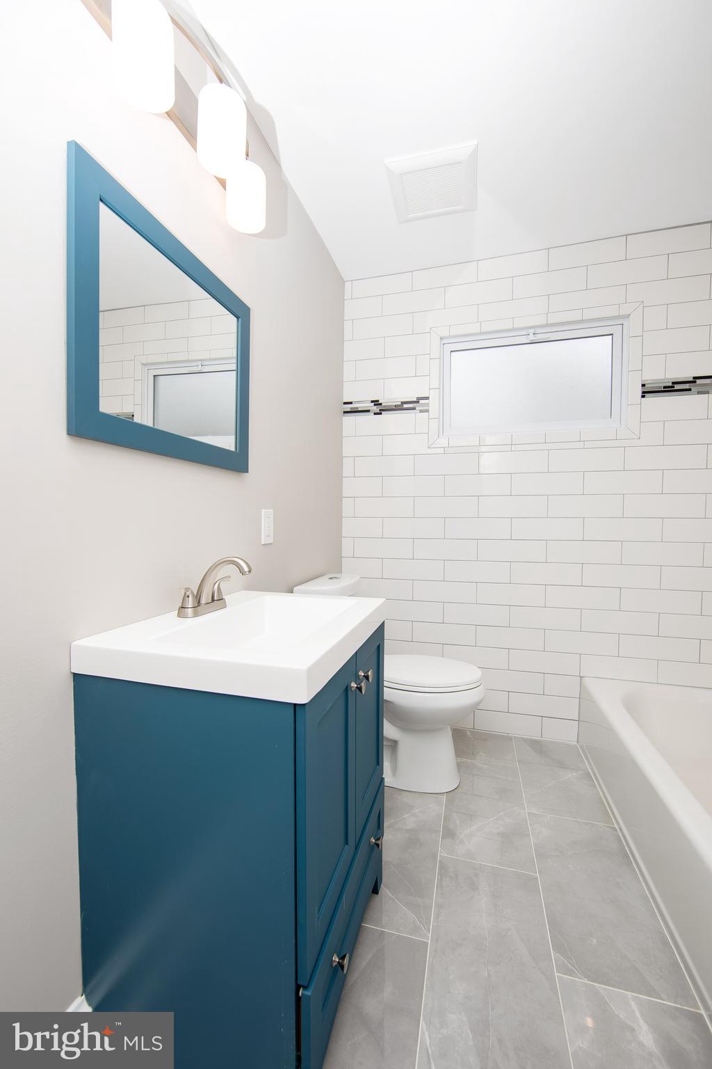 122 Harwicke Road Springfield, PA 19064 - Photo 36 of 50 Hall bath