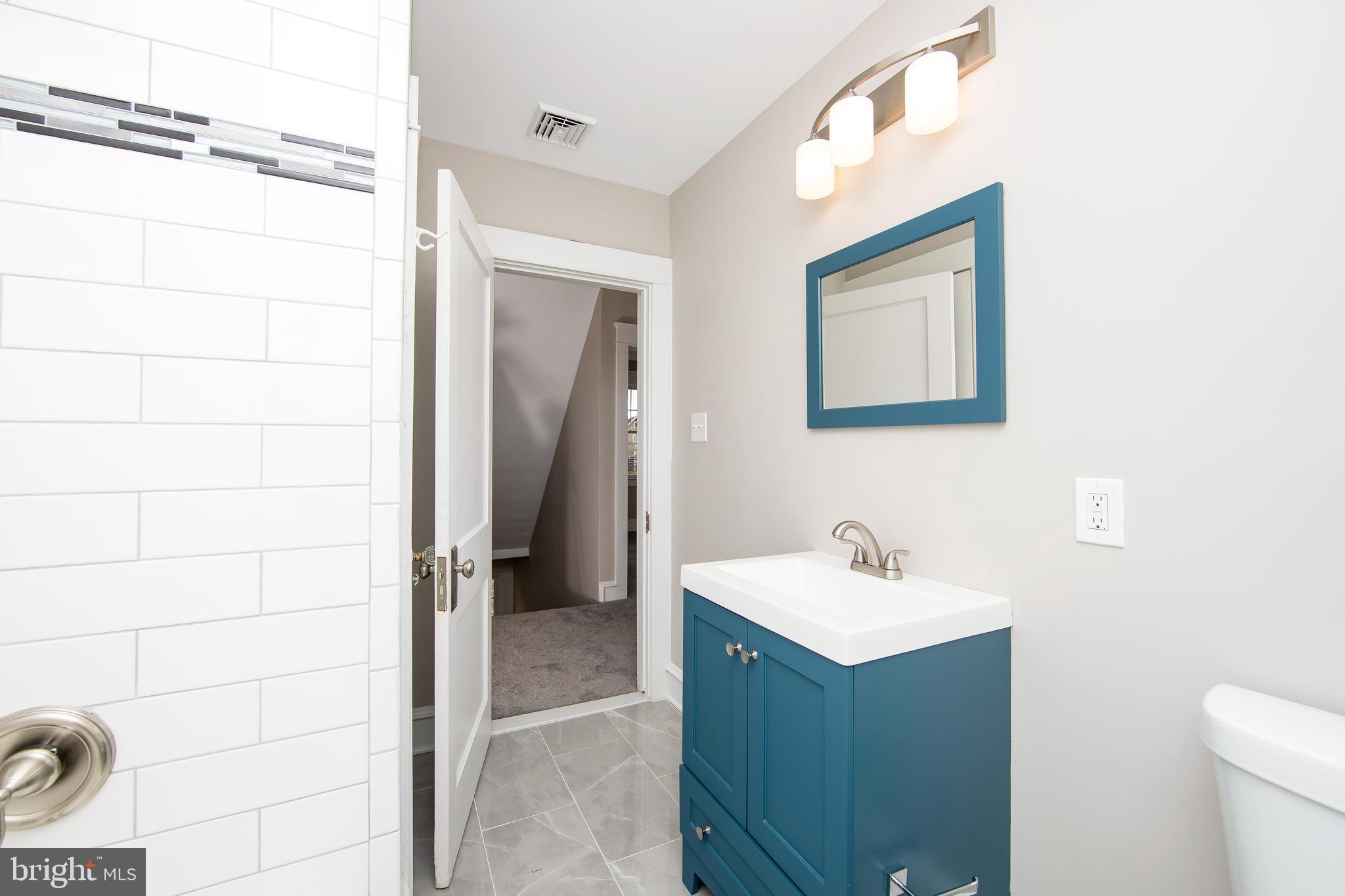 122 Harwicke Road Springfield, PA 19064 - Photo 37 of 50 Hall bath