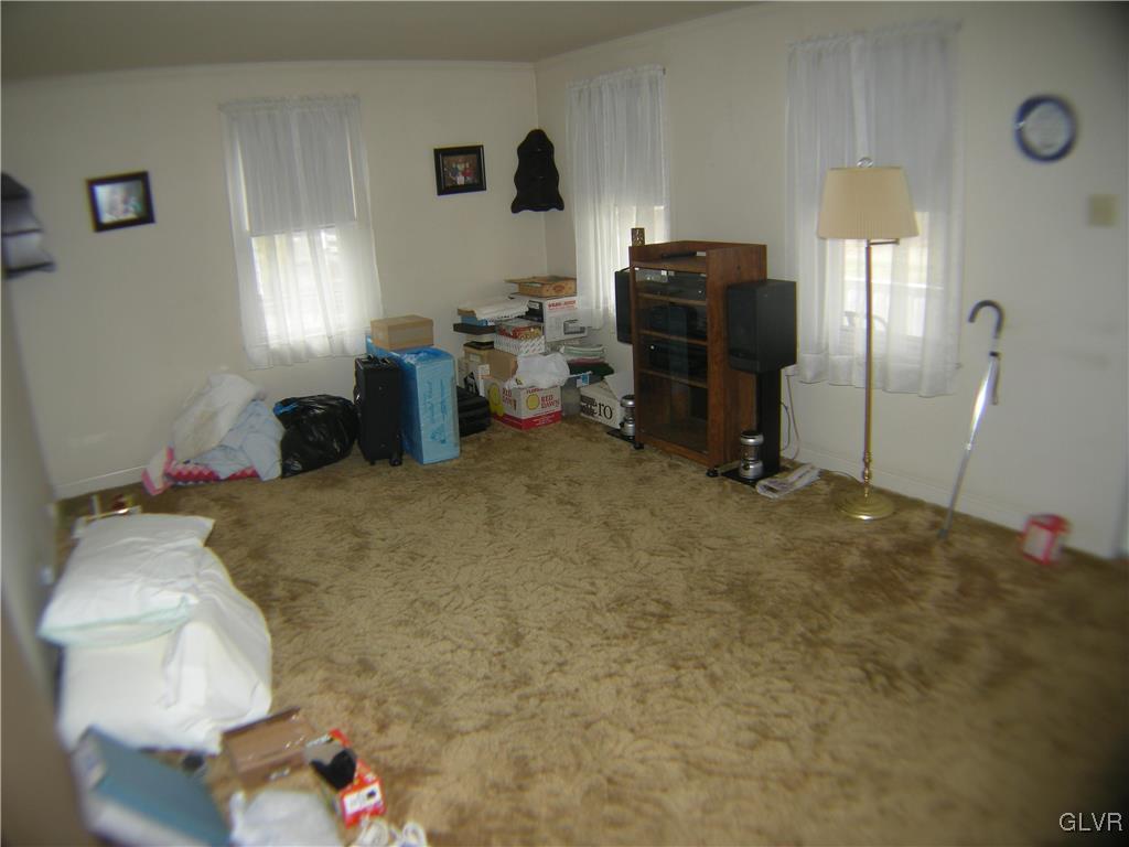 526 Willow Road Hellertown, PA 18055 - Photo 6 of 21 Gallery Image 6