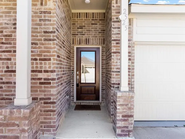 $2,500 | 2525 Starwater Drive, Fort Worth, TX 76179