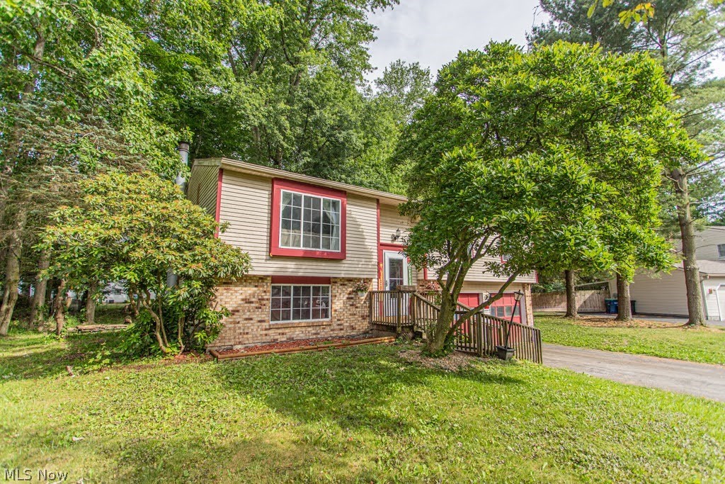 7764 Micawber Road Northeast Warren, OH 44484 - Photo 3 of 29