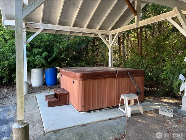 a view of a back yard of a house