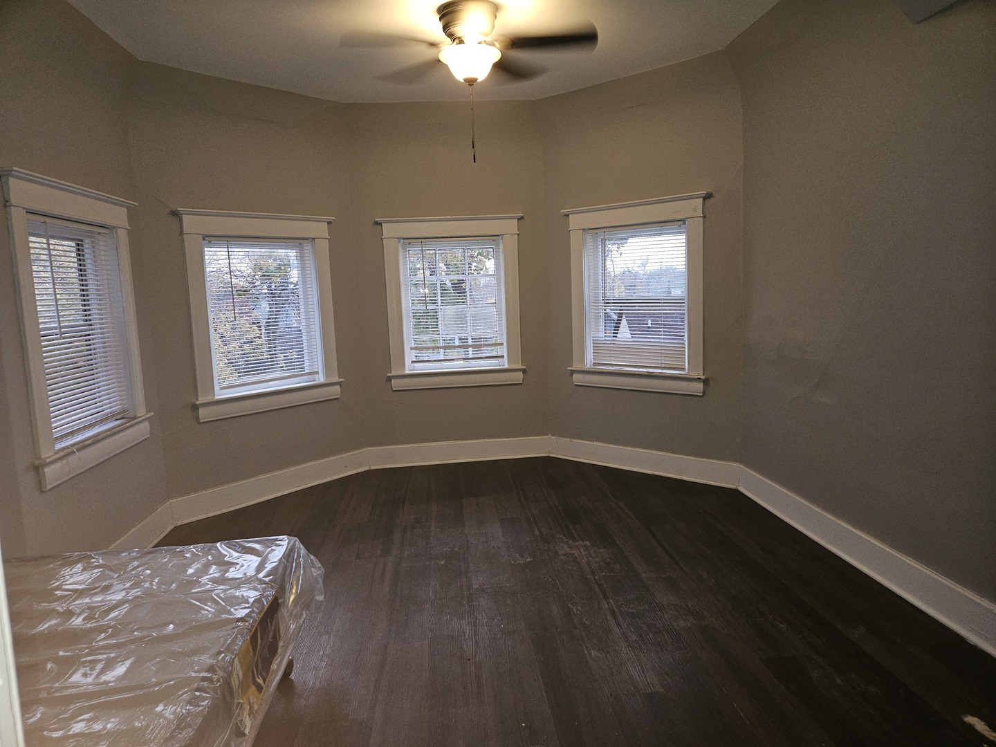 517 East Chicago Street, Unit 7 Elgin, IL 60120 - Photo 2 of 4