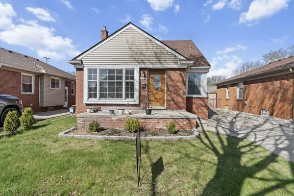 $230,000 | 7210 Buckingham Avenue, Allen Park, MI 48101