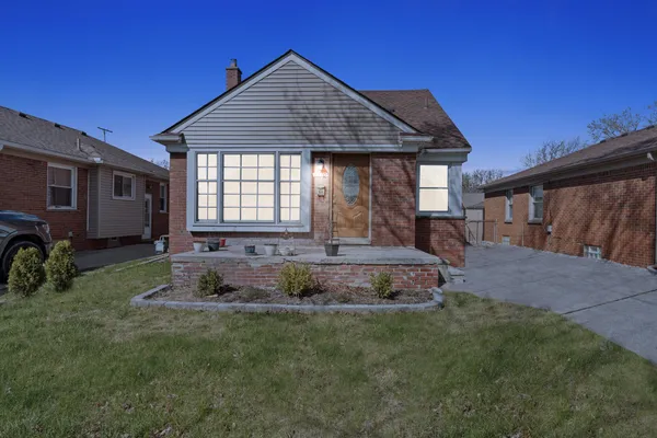 $230,000 | 7210 Buckingham Avenue, Allen Park, MI 48101