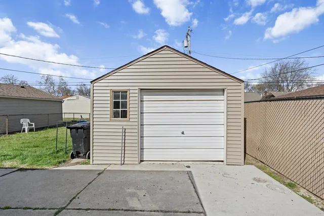 $230,000 | 7210 Buckingham Avenue, Allen Park, MI 48101