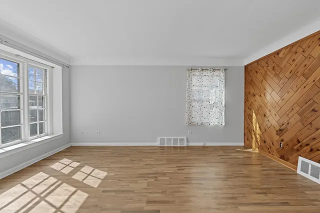 $230,000 | 7210 Buckingham Avenue, Allen Park, MI 48101