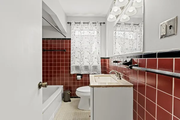 $230,000 | 7210 Buckingham Avenue, Allen Park, MI 48101