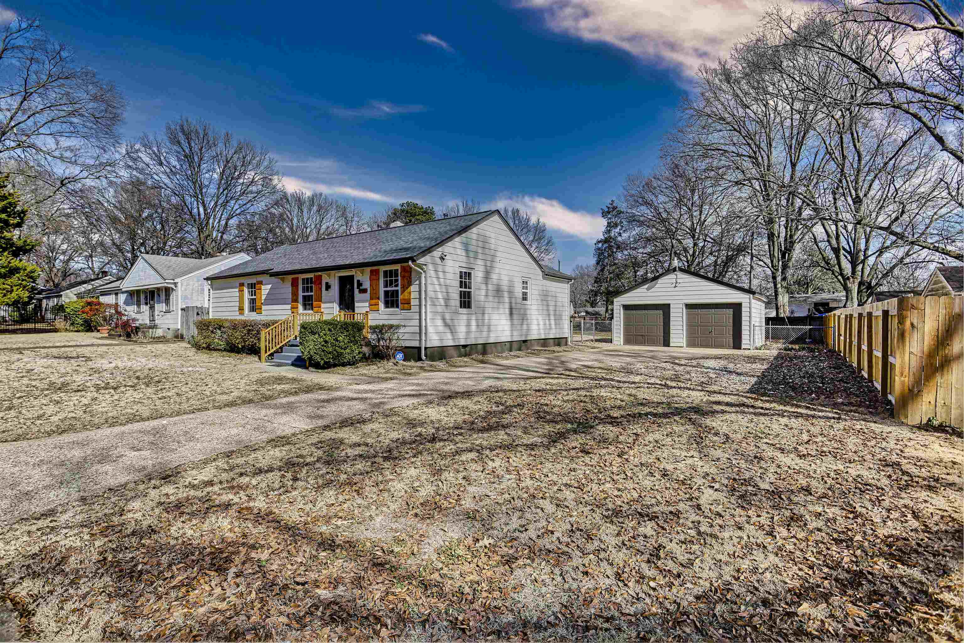 942 Wingfield Road Memphis, TN 38122 - Photo 2 of 24 a view of house with a yard