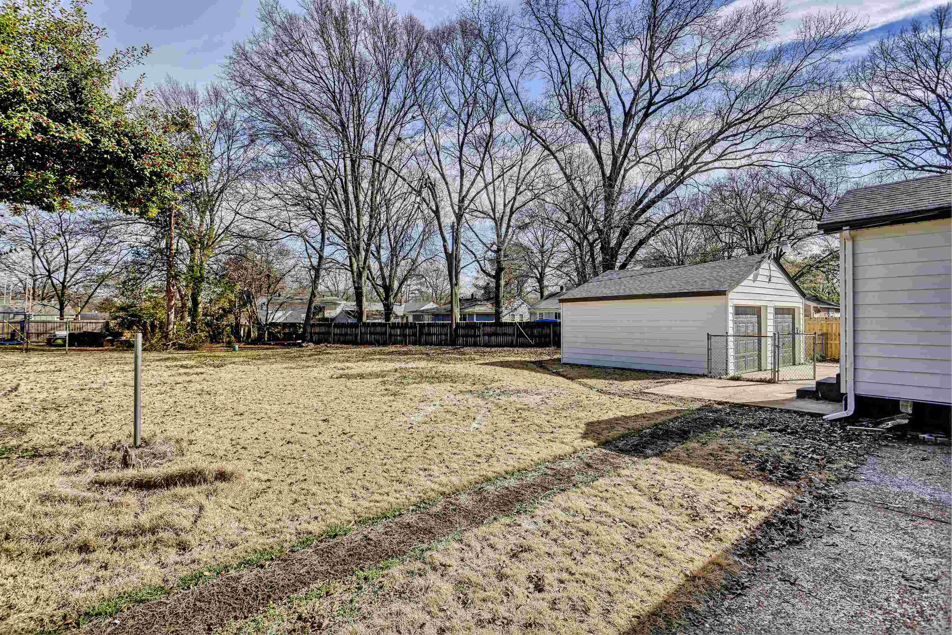 942 Wingfield Road Memphis, TN 38122 - Photo 23 of 24 a front view of house with a yard